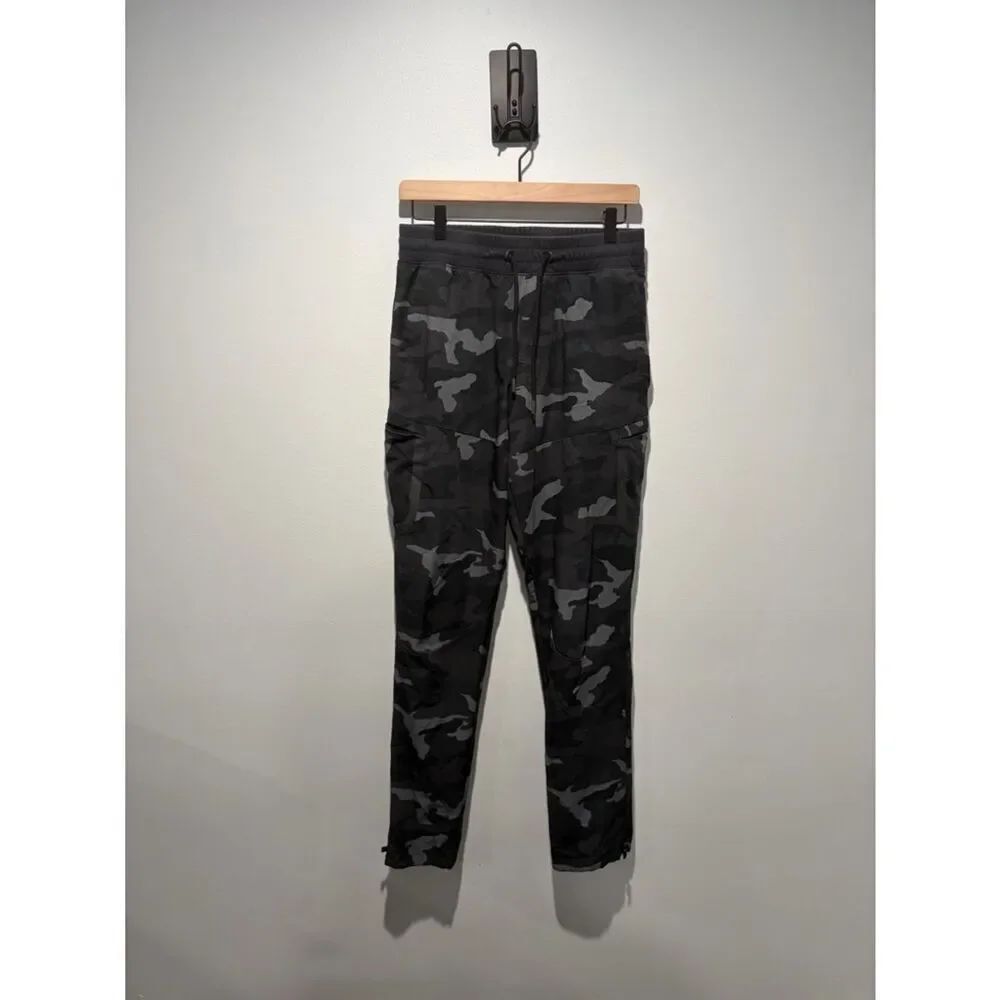 Under Armour Men's Athletic Black & Gray Camo Cargo Jogger Pants M